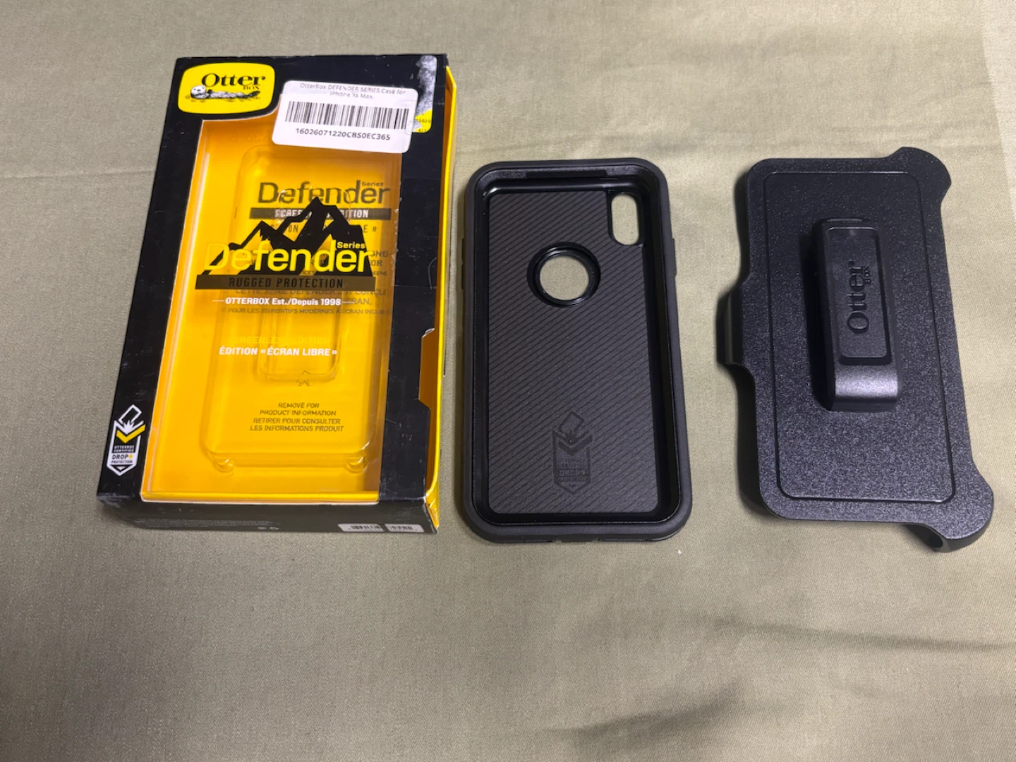 iPhone Xs Max otterbox case - photo 3