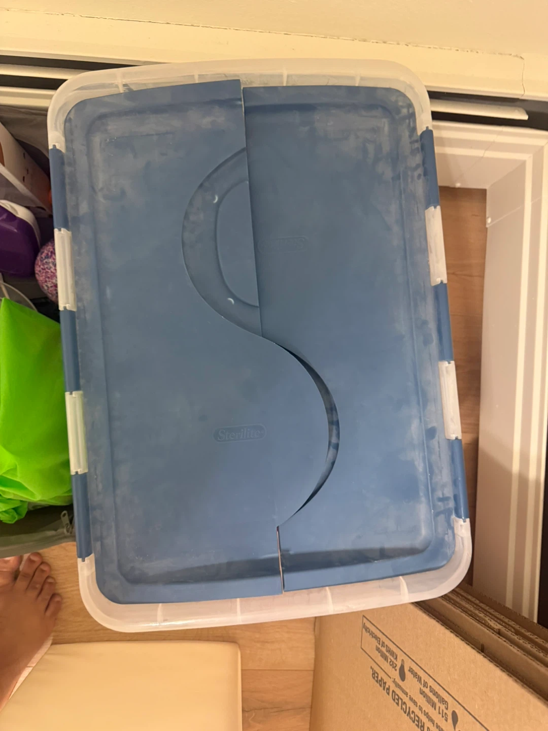 Move out sell - 2 piece Sterilite Split-Lid Storage Tote