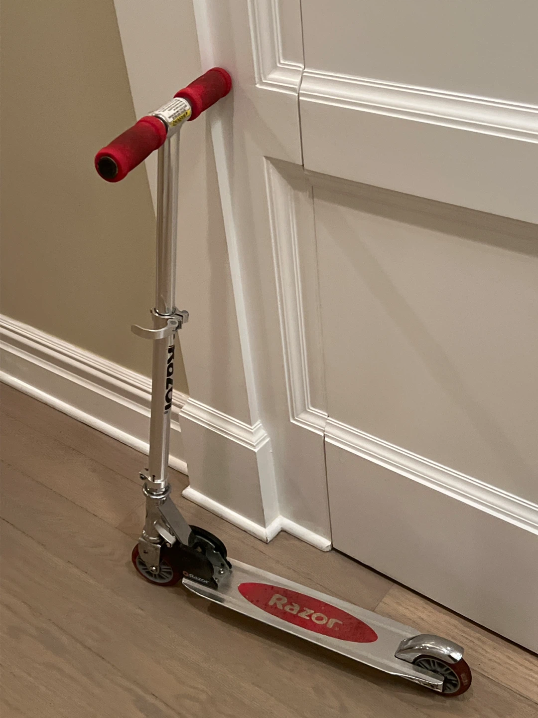 Razor Kick Scooter Silver and red - photo 2