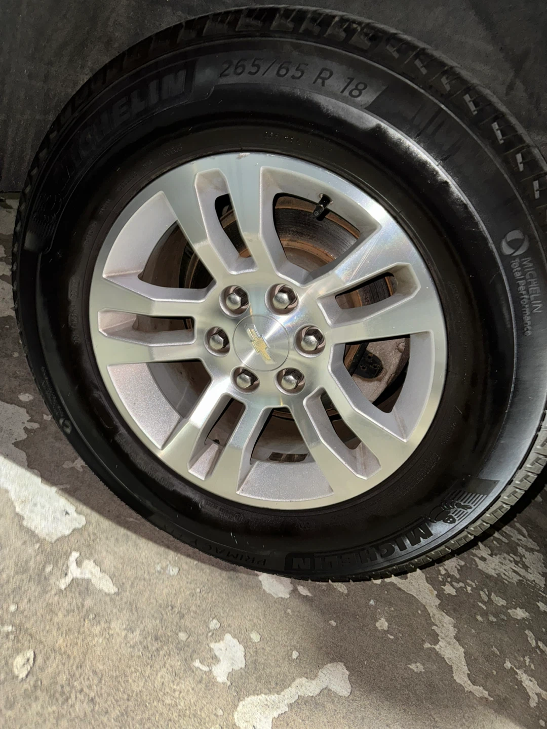 Set of 4 Chevrolet Alloy Wheels with Tires - photo 2