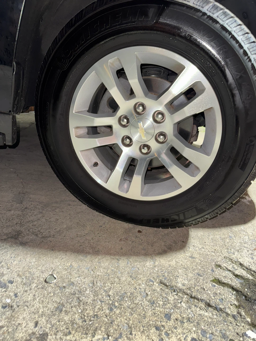 Set of 4 Chevrolet Alloy Wheels with Tires - photo 4