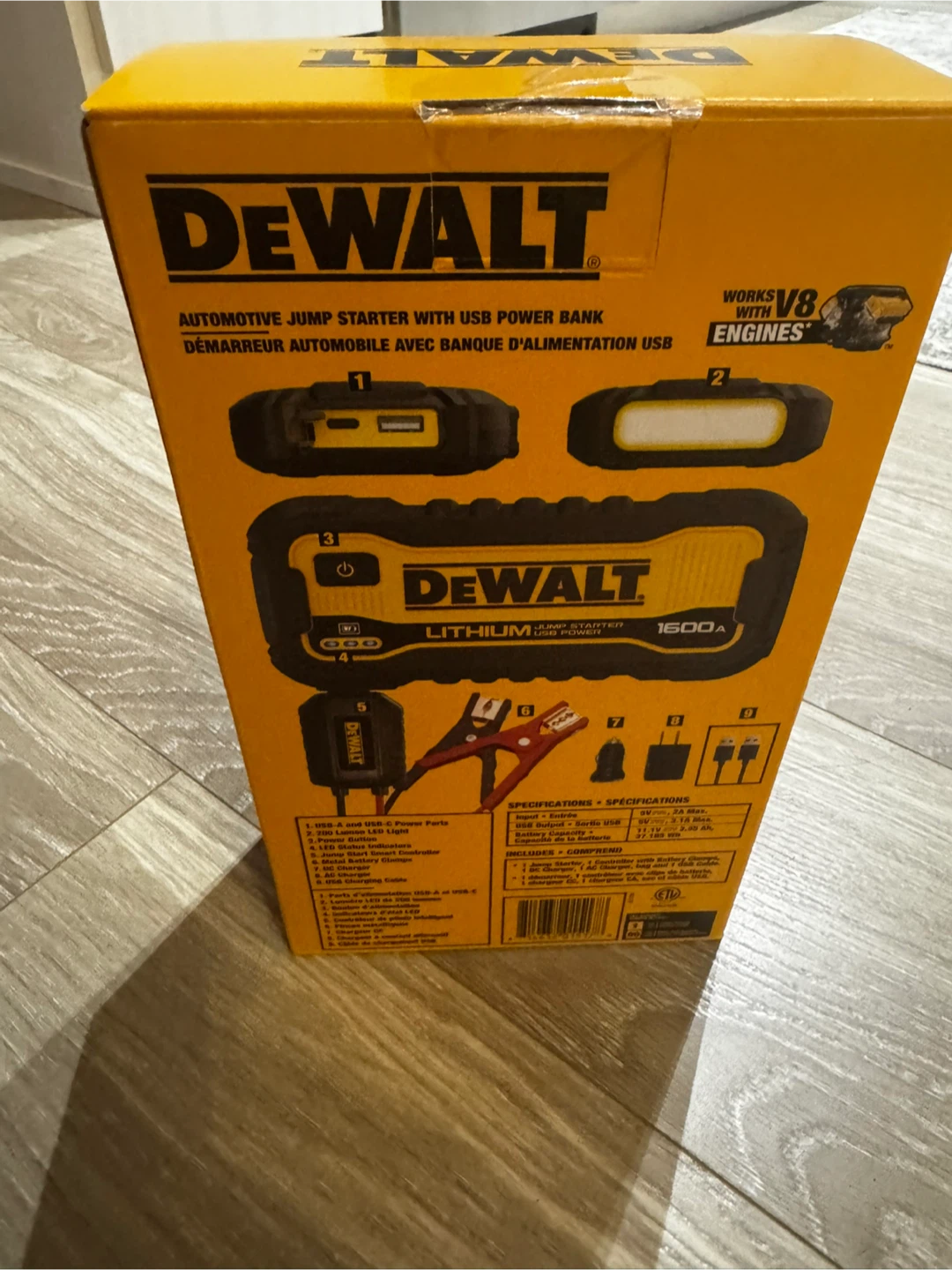DeWALT 1600 Peak Amp Jump Starter with USB Power Bank - photo 3