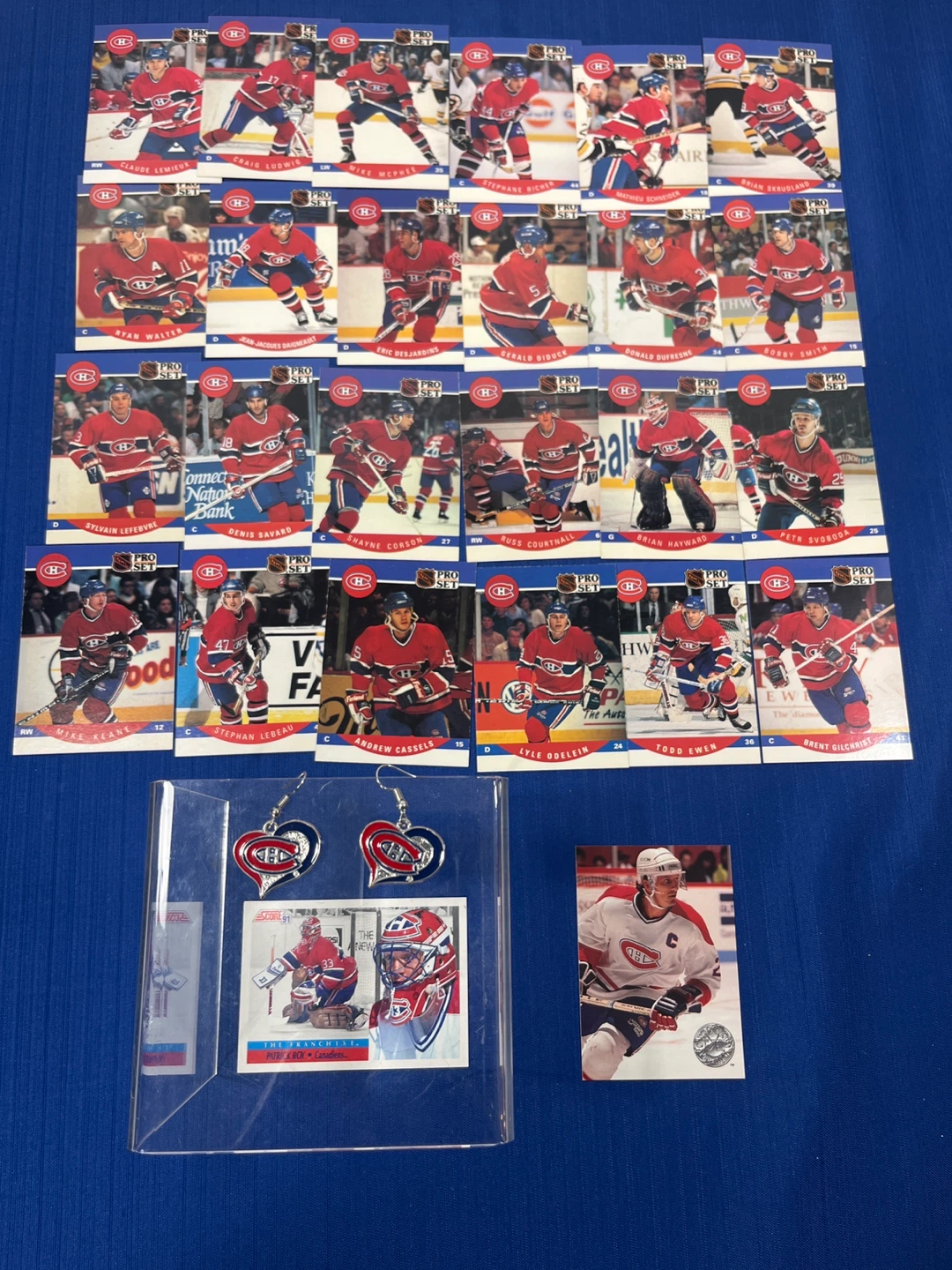 Montreal Canadiens  Earrings + Bonus 26 Vintage Hockey Cards Lot