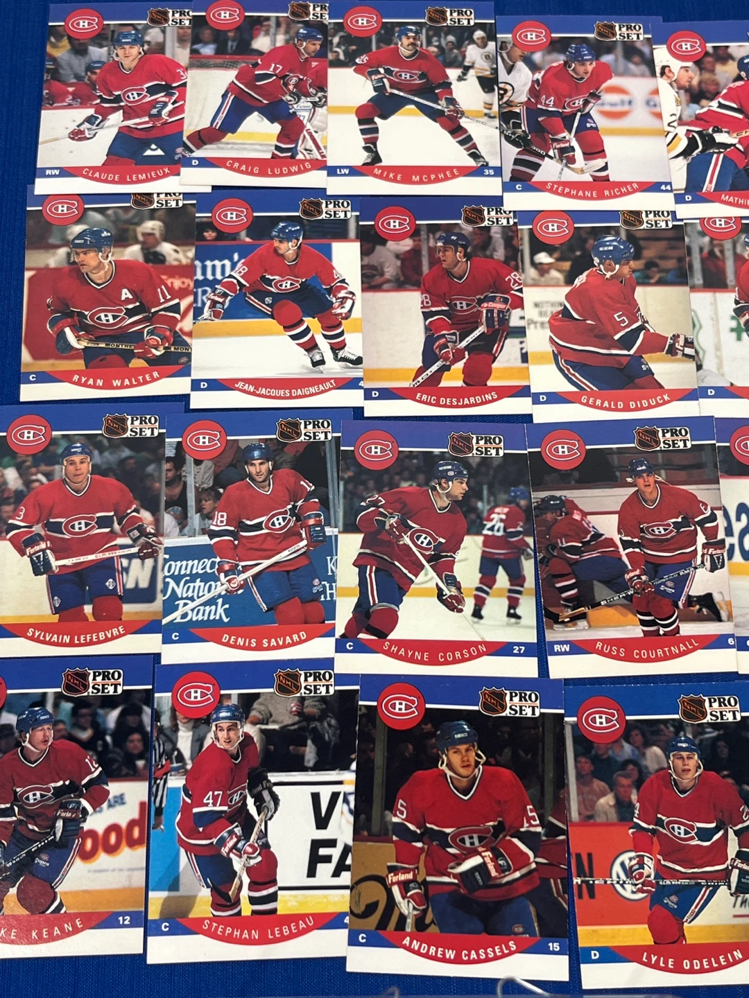 Montreal Canadiens  Earrings + Bonus 26 Vintage Hockey Cards Lot - photo 5