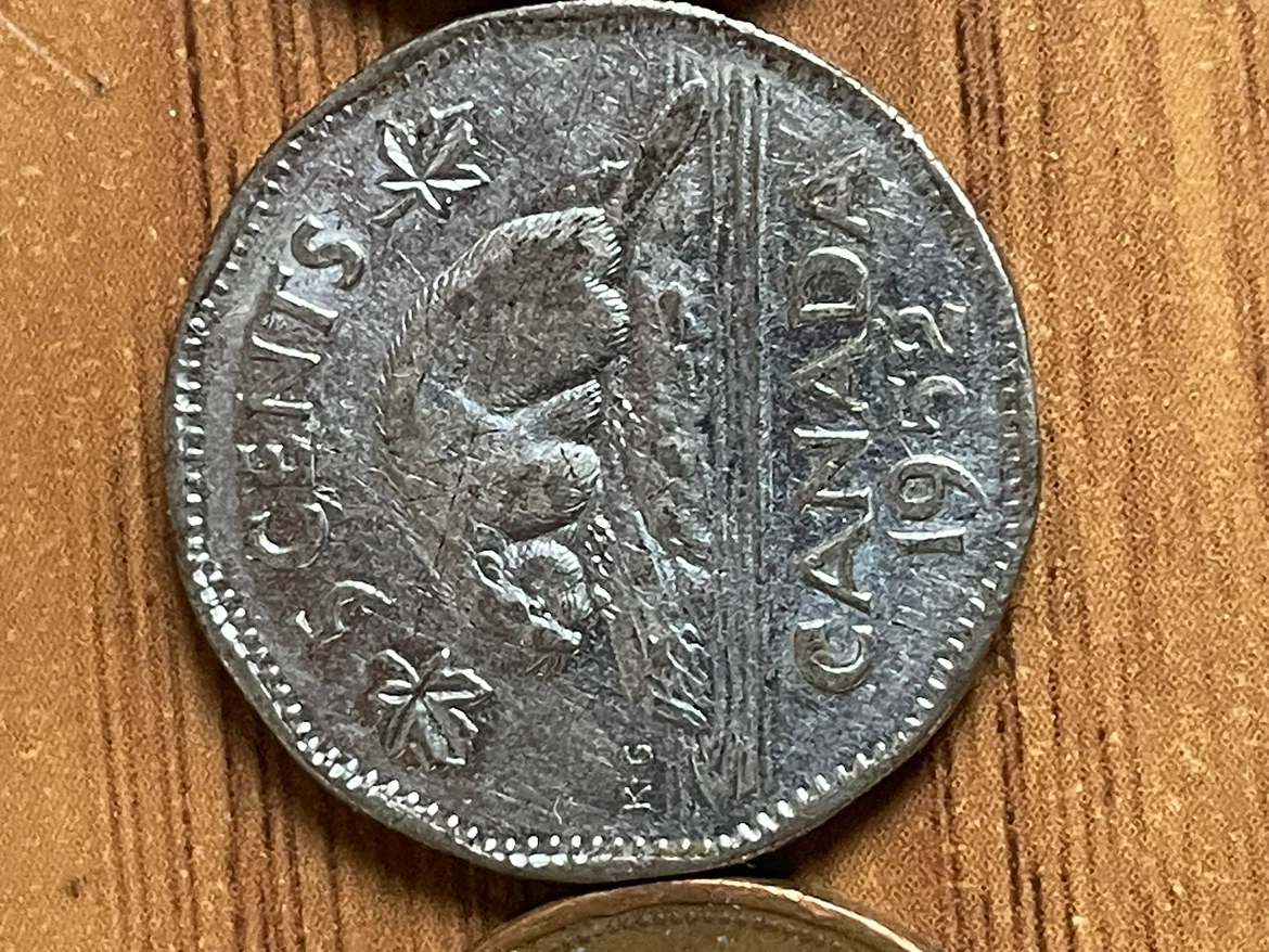 1952 Canadian 5 Cents Beaver Nickel - photo 3