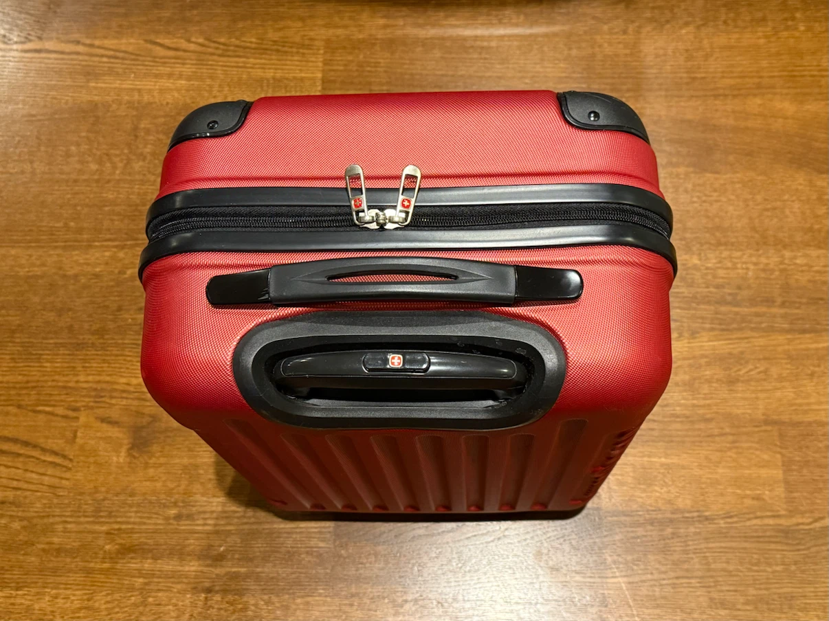 SwissGear Significance 20" Carry-On Luggage - Red - photo 3