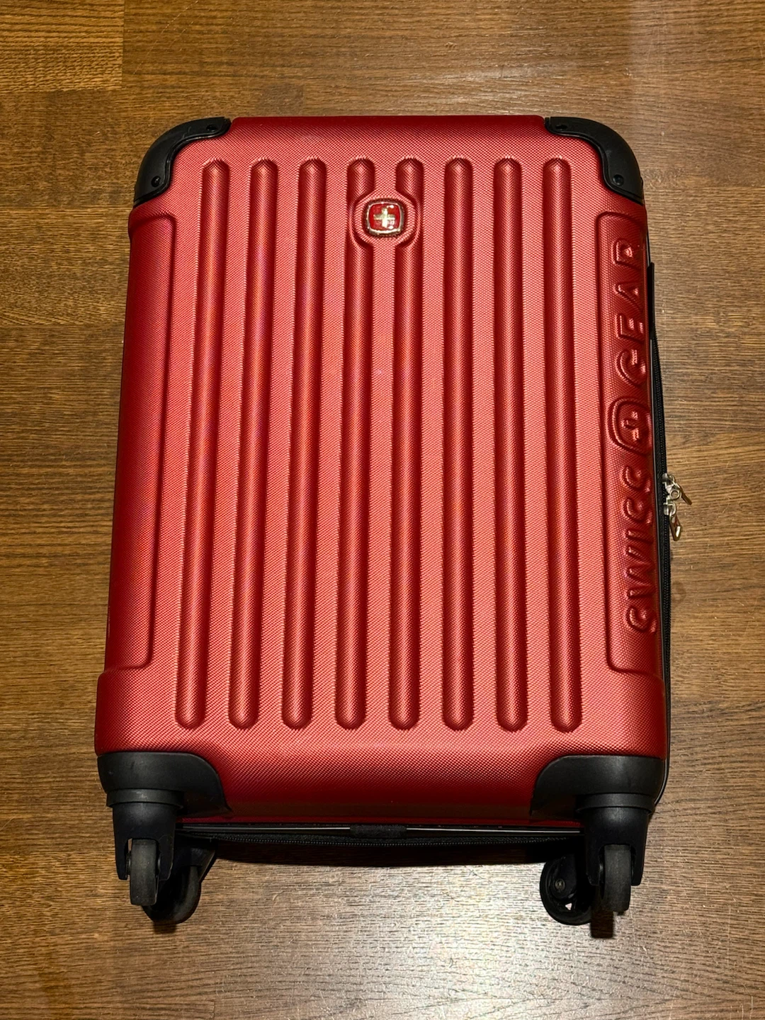 SwissGear Significance 20" Carry-On Luggage - Red - photo 5