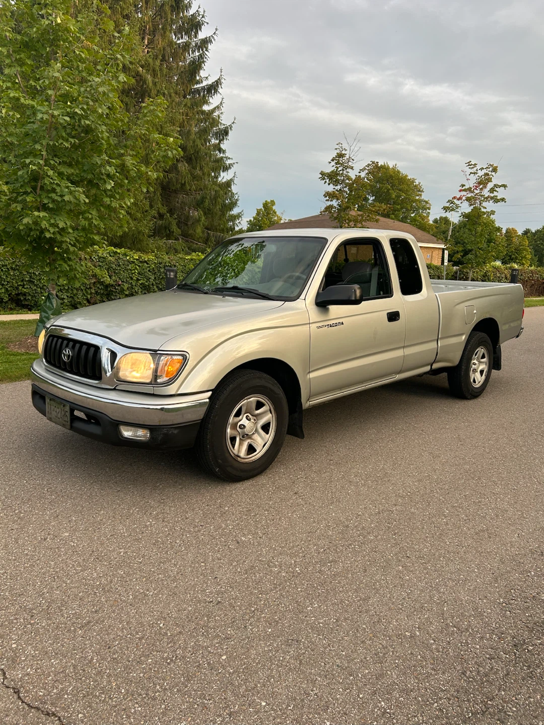 2004 Toyota Tacoma Automatic 195k - photo 2
