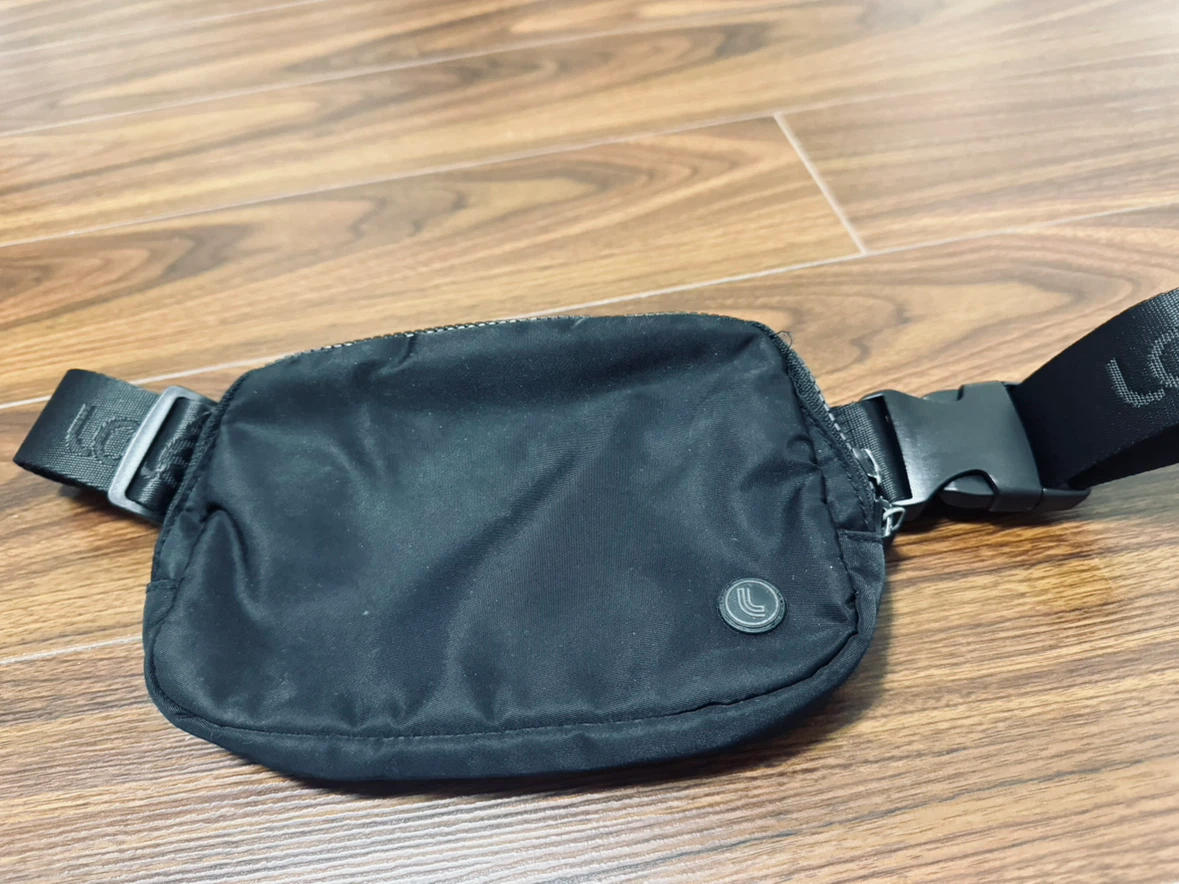 Lole Black Belt Bag