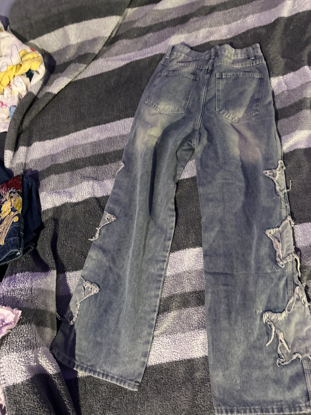Distressed Star Detail Jeans - photo 2