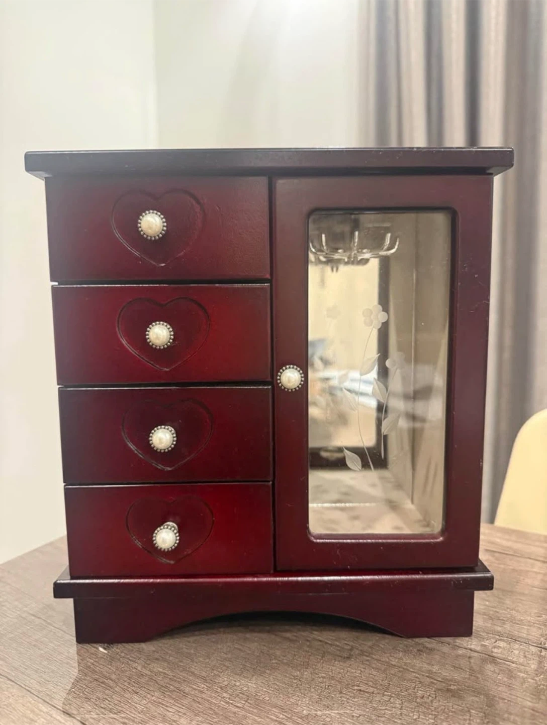Elegant Vintage-Style Wooden Jewelry Chest