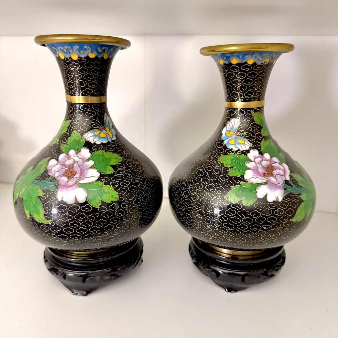 Pair medium sized black cloisonné vases - photo 2