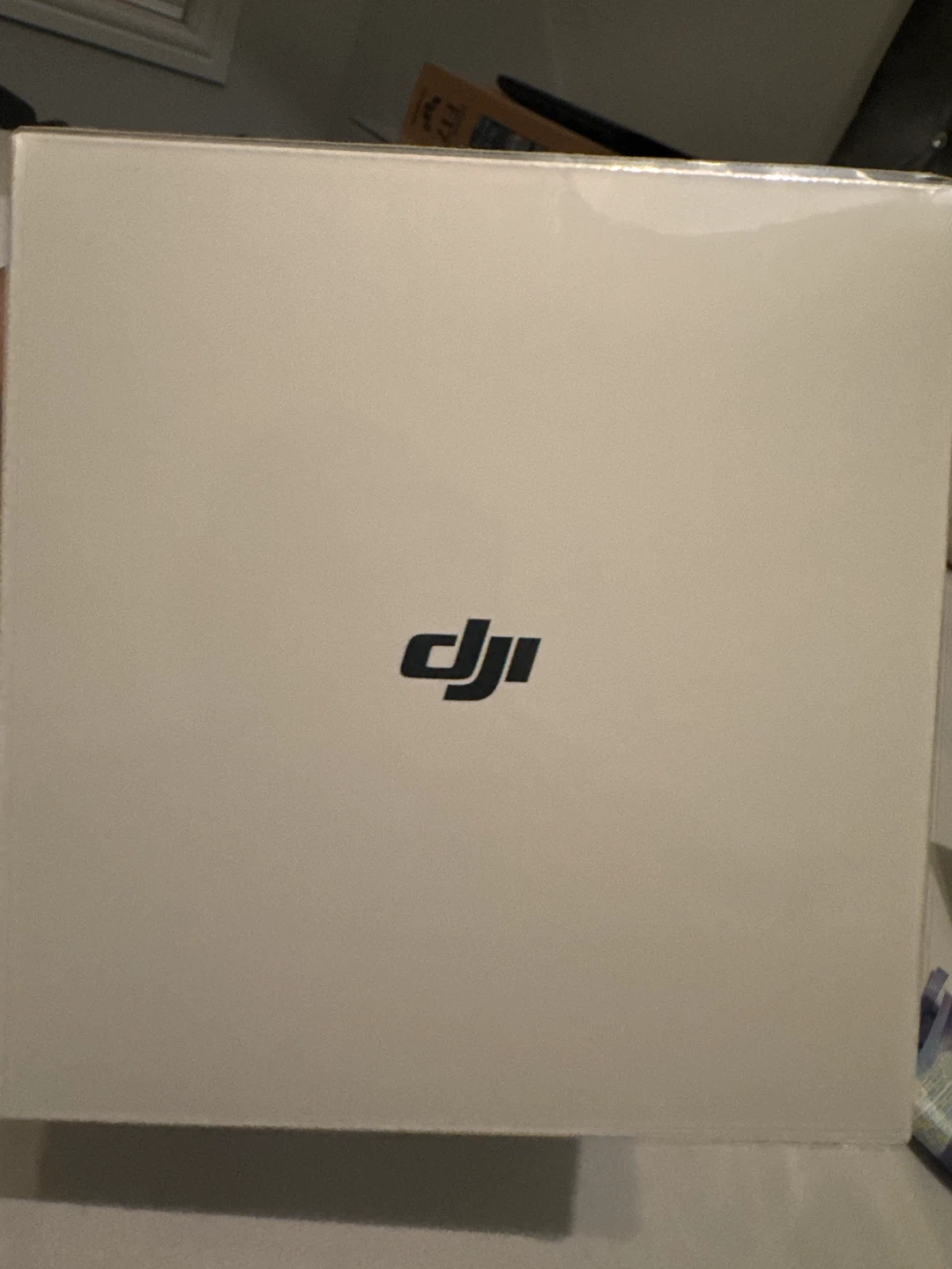 DJI mini 4 pro drone with one extra battery and propeller - photo 3