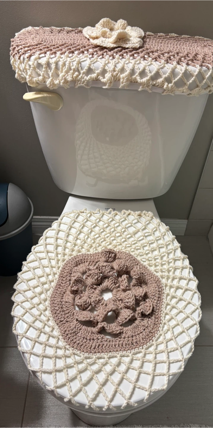 Crochet Toilet Seat and Tank Cover Set - photo 2
