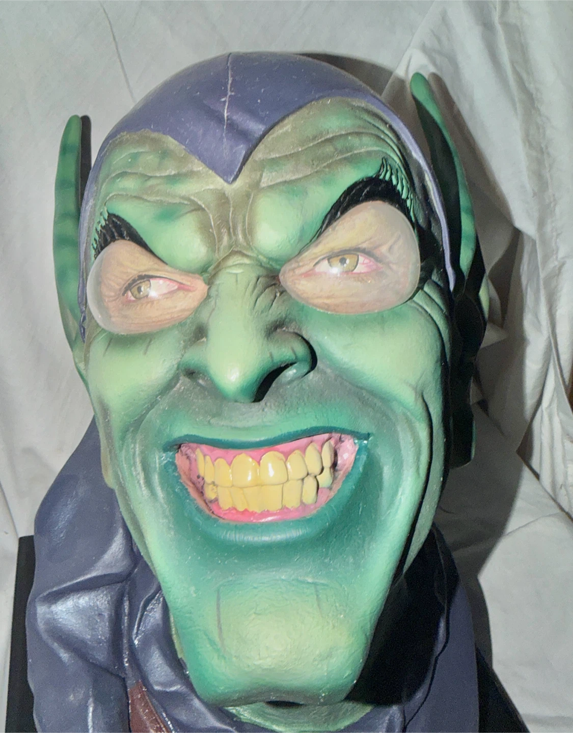 Dynamic Forces Spider-Man Green Goblin Life Size Bust - photo 4