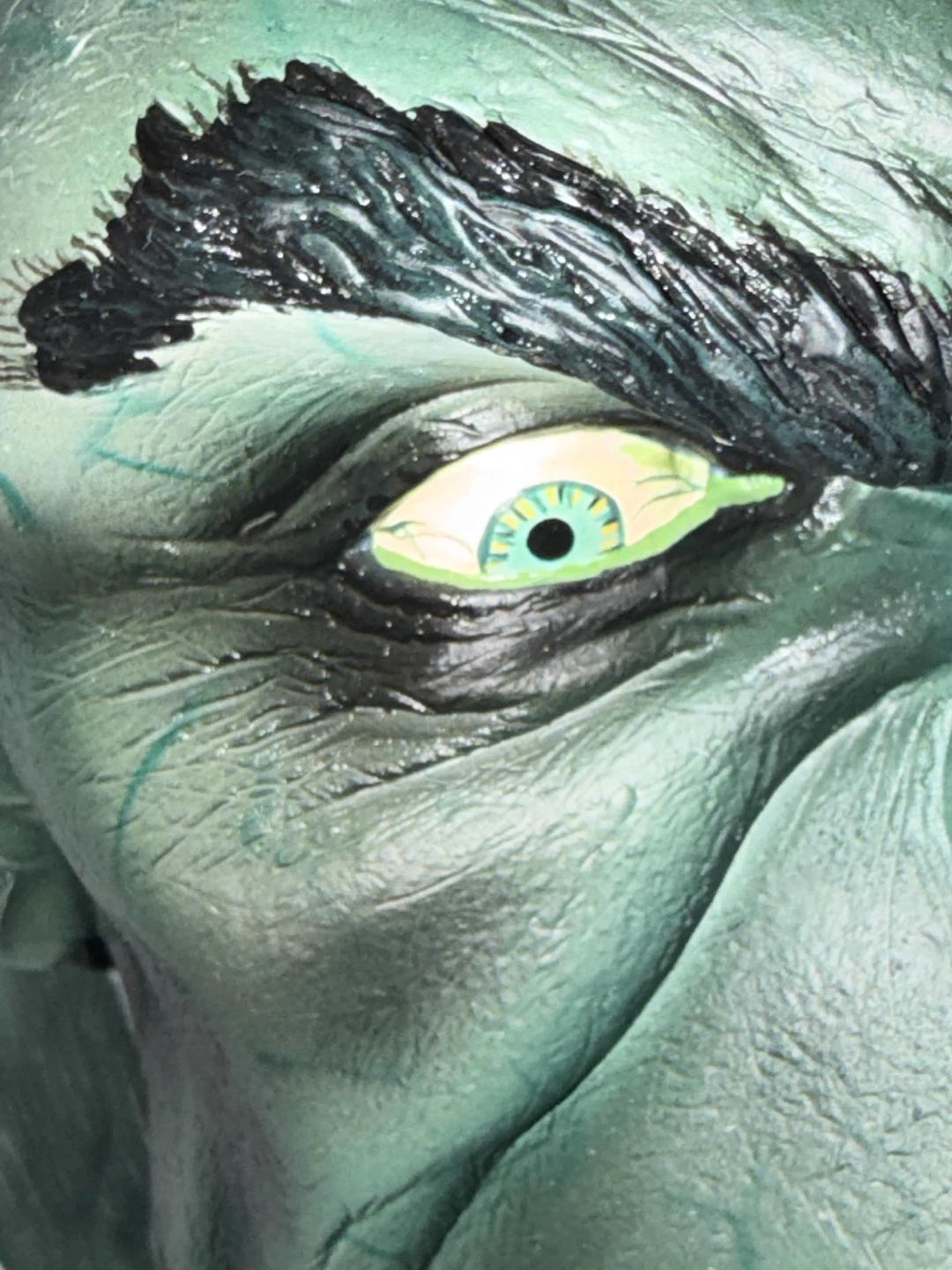 Dynamic Forces Marvel Incredible Hulk Life Size Bust - photo 4