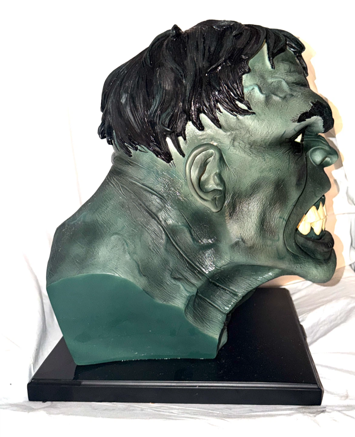 Dynamic Forces Marvel Incredible Hulk Life Size Bust - photo 5