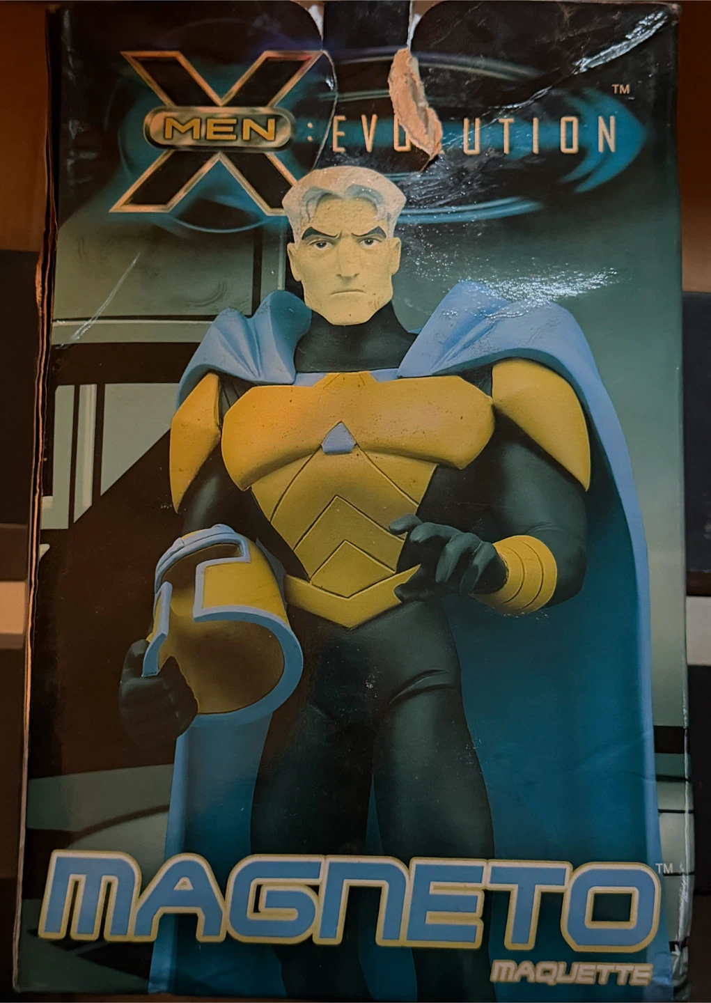 X-Men Evolution Magneto Maquette - photo 2