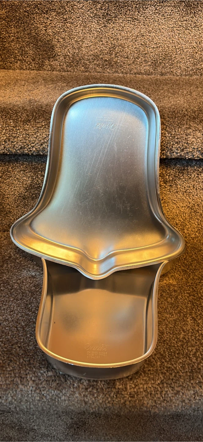 Wilton Bell Shaped Cake Pan 502-2057 (2)