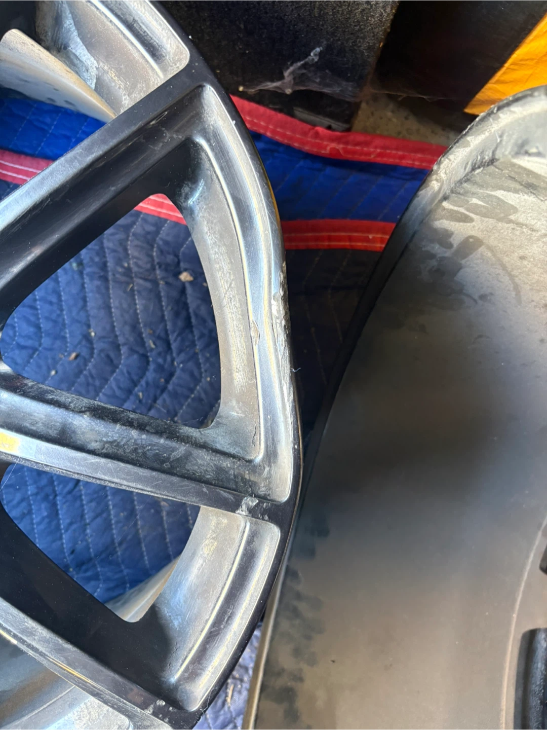 20"Dodge Durango SRT Rims OEM –(2 Good, 2 Damaged) - photo 5