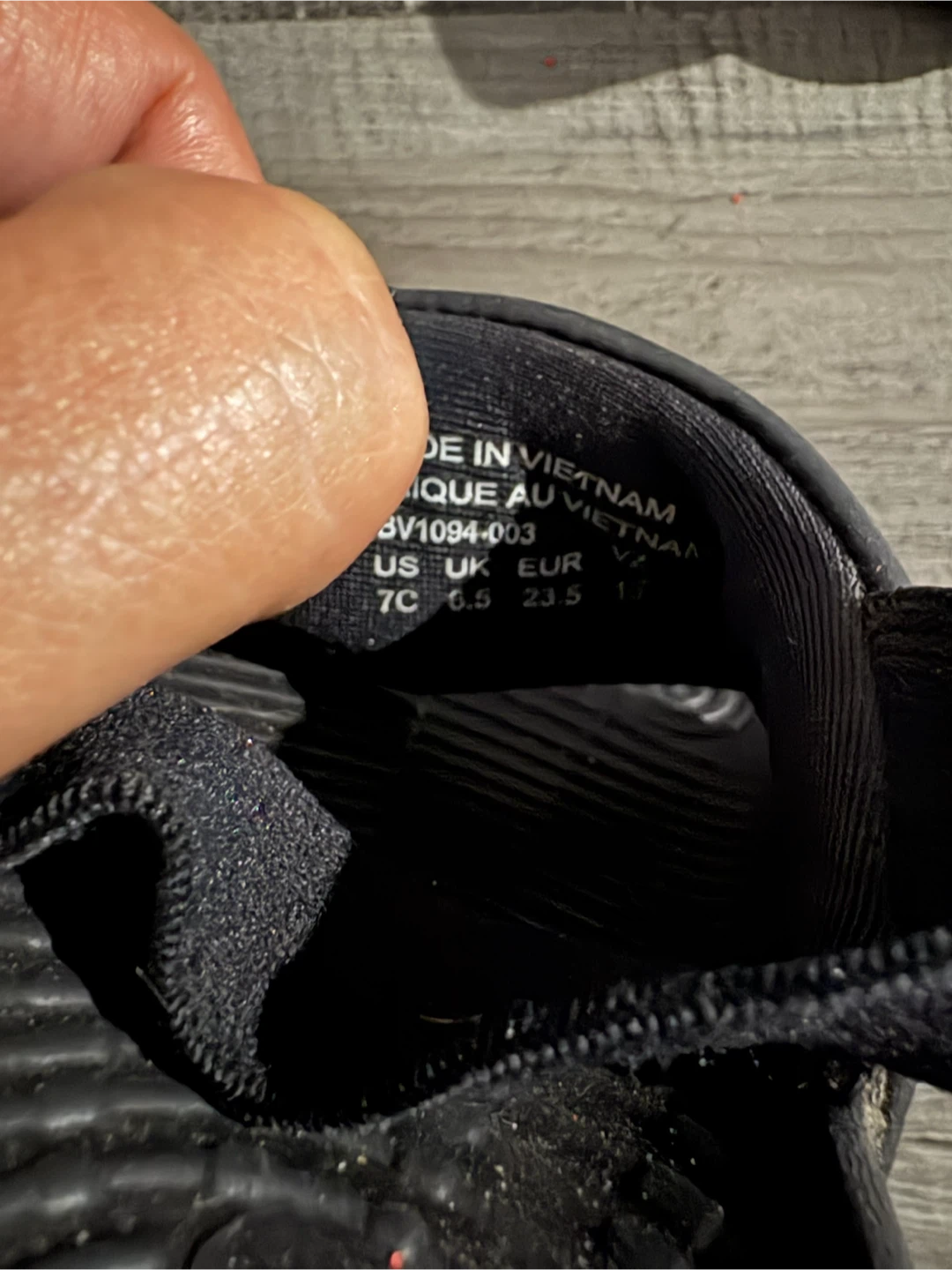 Toddler Nike Sandals Black/Gold Size 7C - worn 1 time - photo 4
