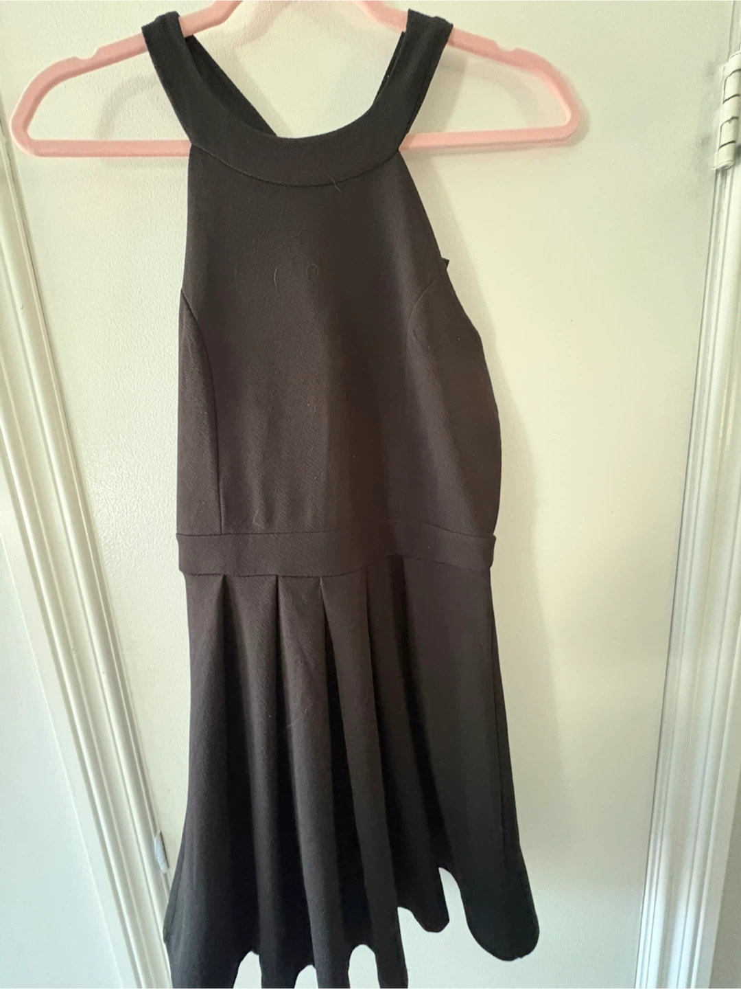 Black sleeveless pleated dress size M
