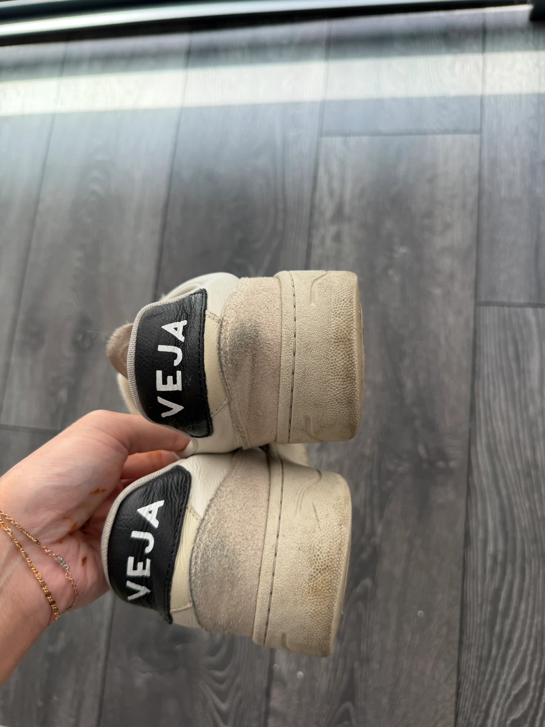 Veja V-10 Sneakers White and Black - photo 2