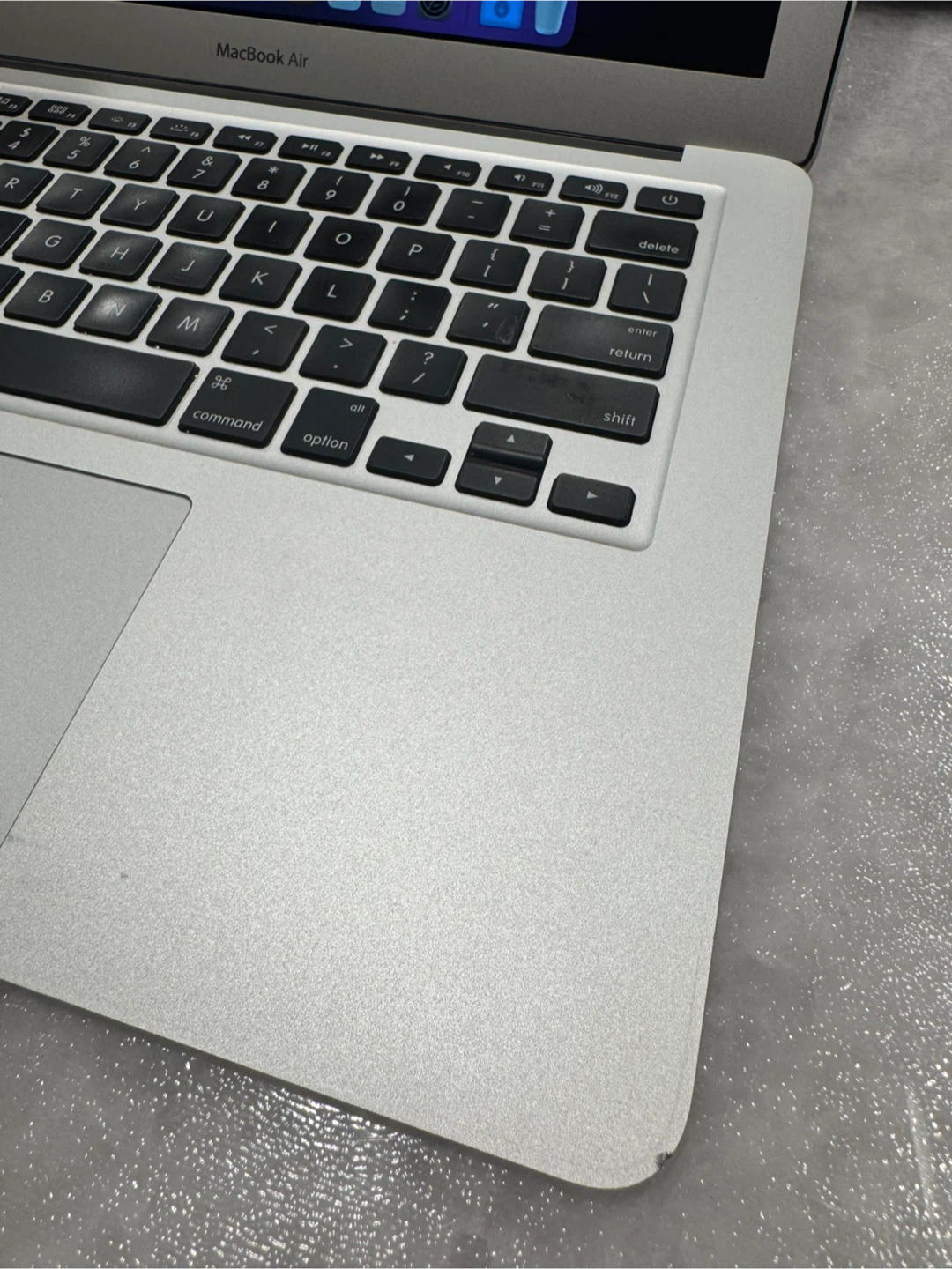 Apple MacBook Air 13-inch Early 2015 - photo 3