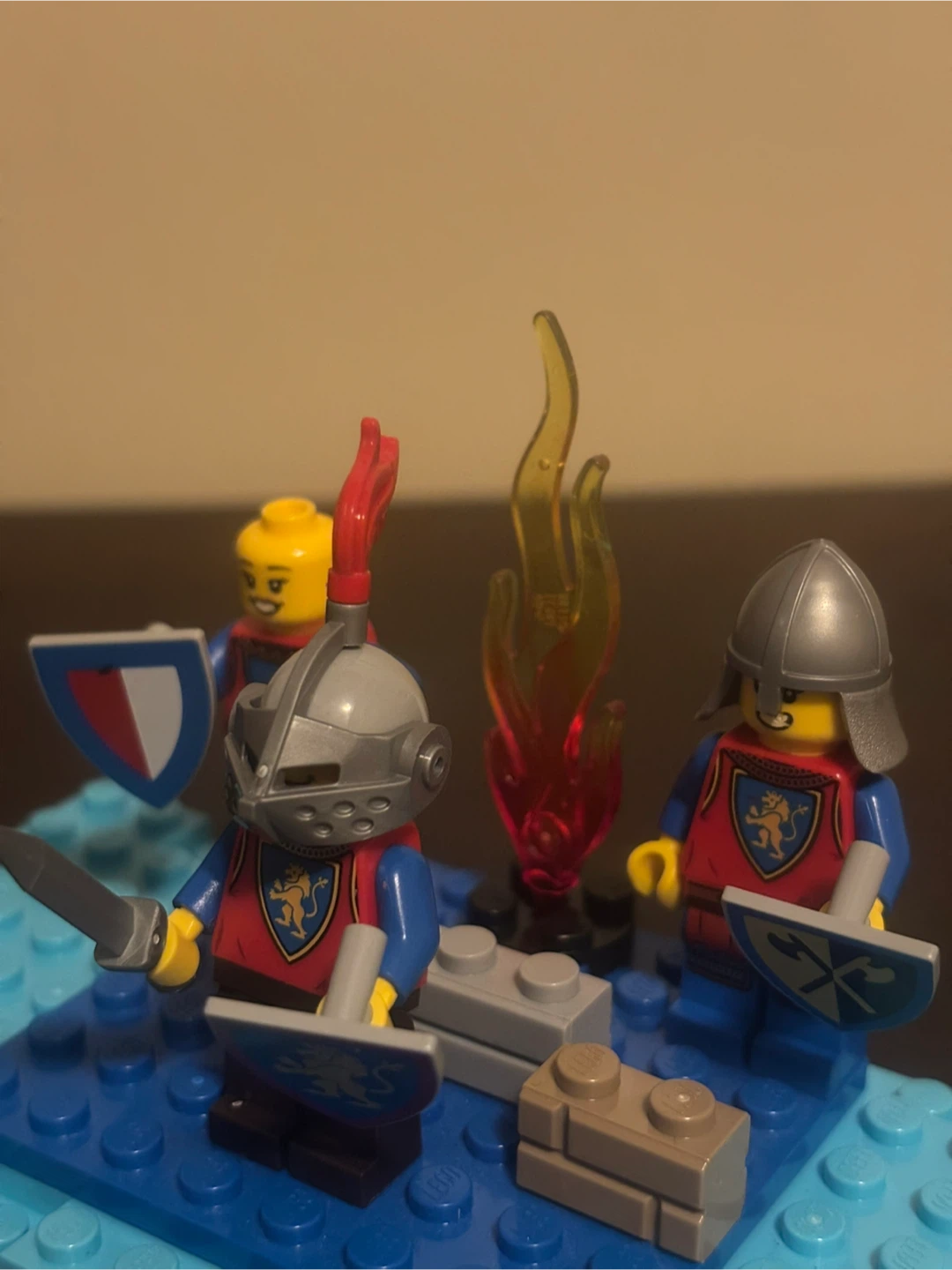 LEGO Castle Knight Minifigures Set - photo 3