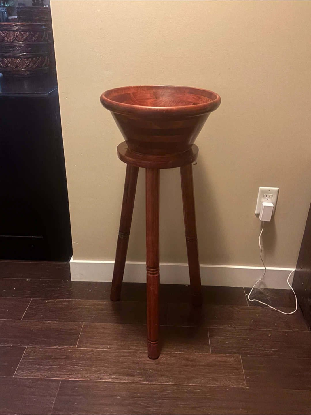 Pomerantz Wooden Bowl on Pedestal Stand