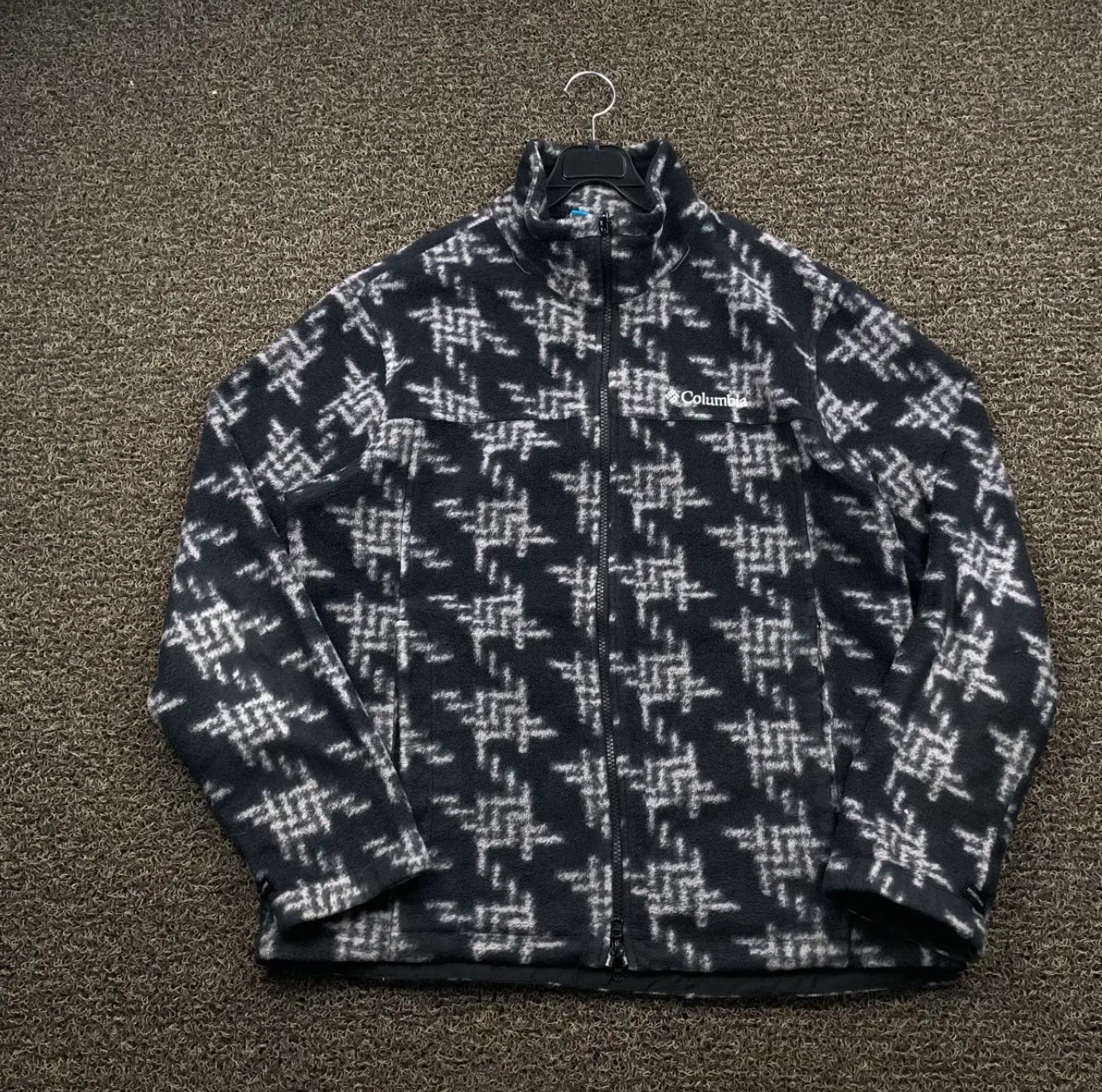 Columbia Fleece Jacket – Size L (Fits M) – $10 - photo 5