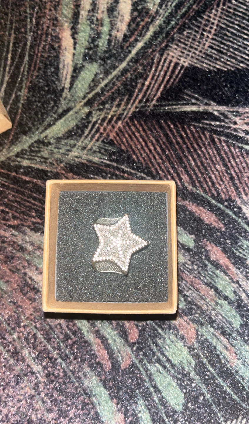 Star-Shaped Rhinestone Ring