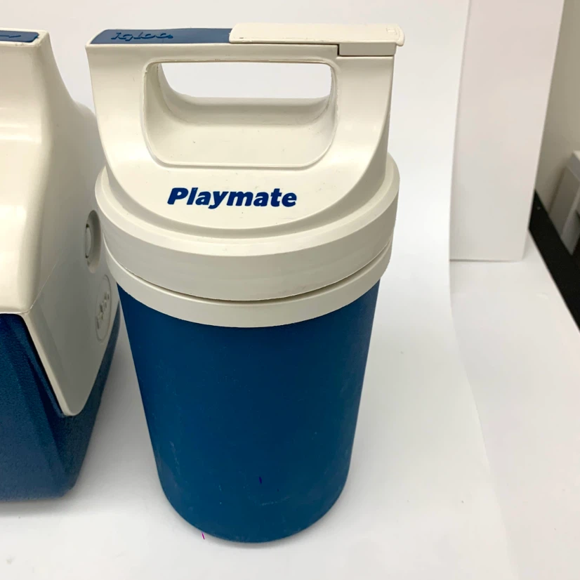 Igloo Little Playmate Cooler and Playmate Beverage Jug - photo 3