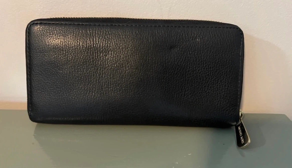 Michael Kors Black Leather Wallet - photo 3