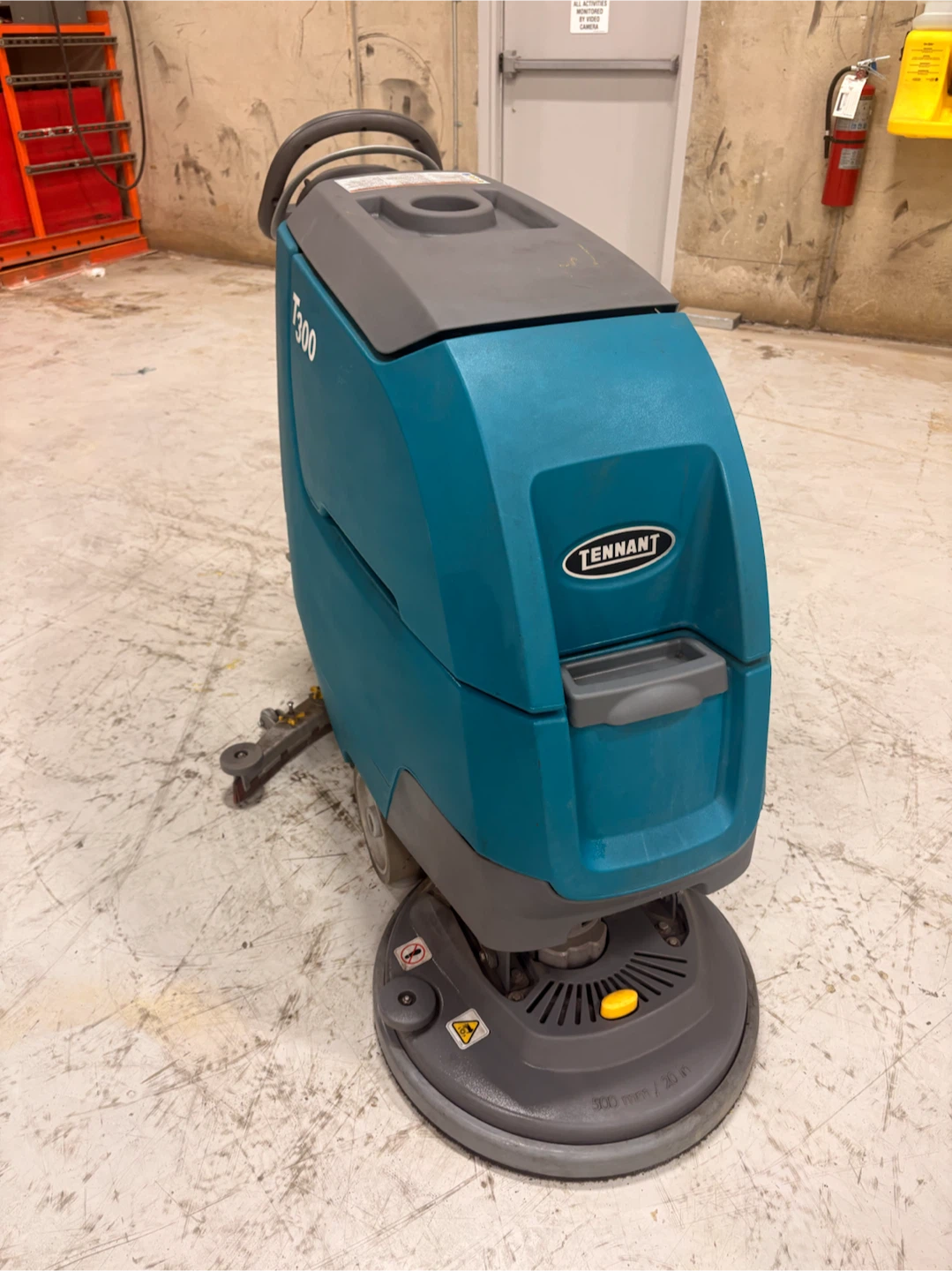 Tennant T300 Floor Scrubber