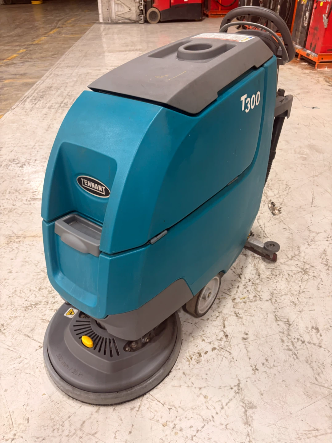 Tennant T300 Floor Scrubber - photo 2