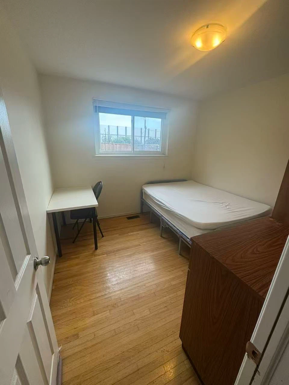Sheppard/Midland suite bedroom(main floor) with private washroom