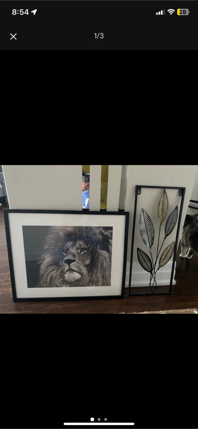 Lion Print and Leaf Wall Decor
