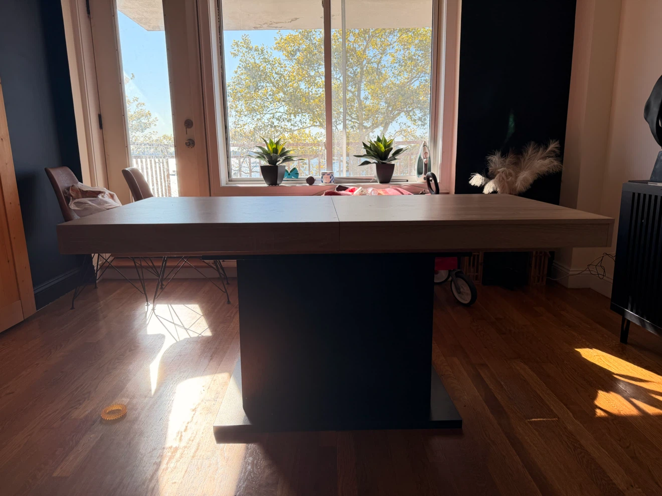 Extendable Dining Table