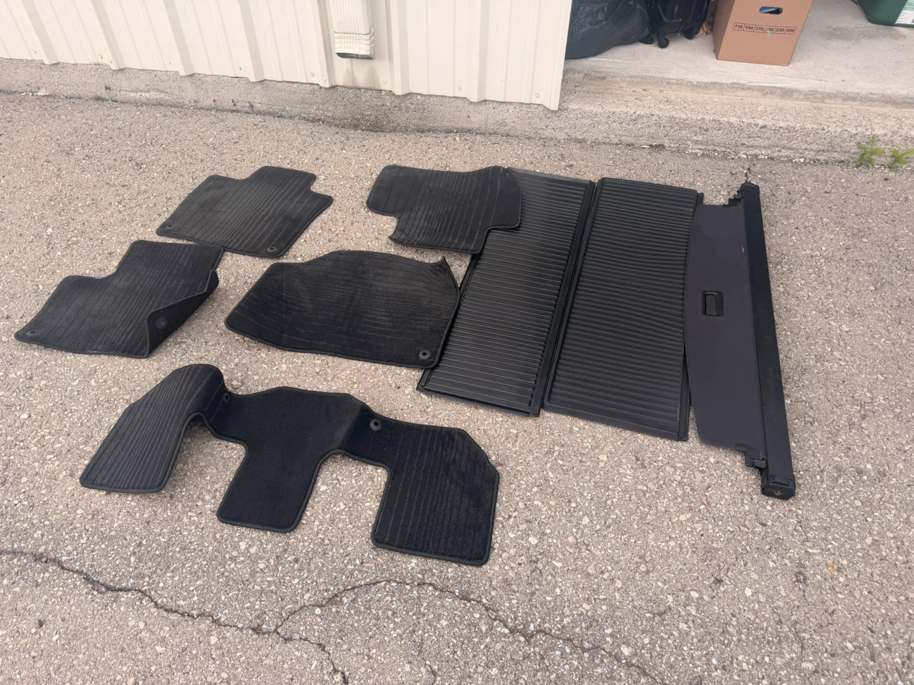 Volvo Cargo Cover and Floor Mat Set - photo 4