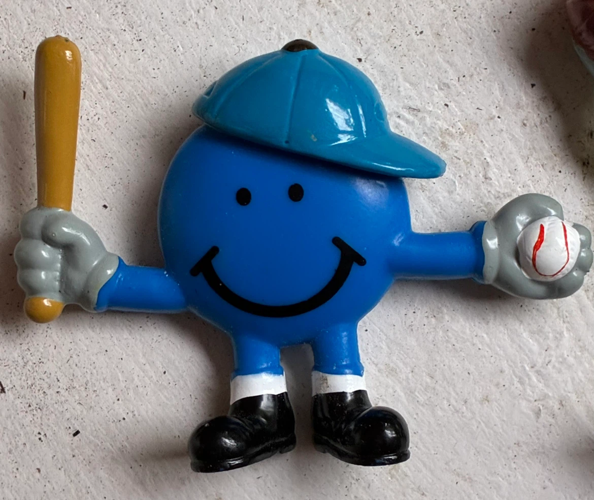 Vintage Smiley Face Sports Figures Baseball & Basketball Toy - photo 3