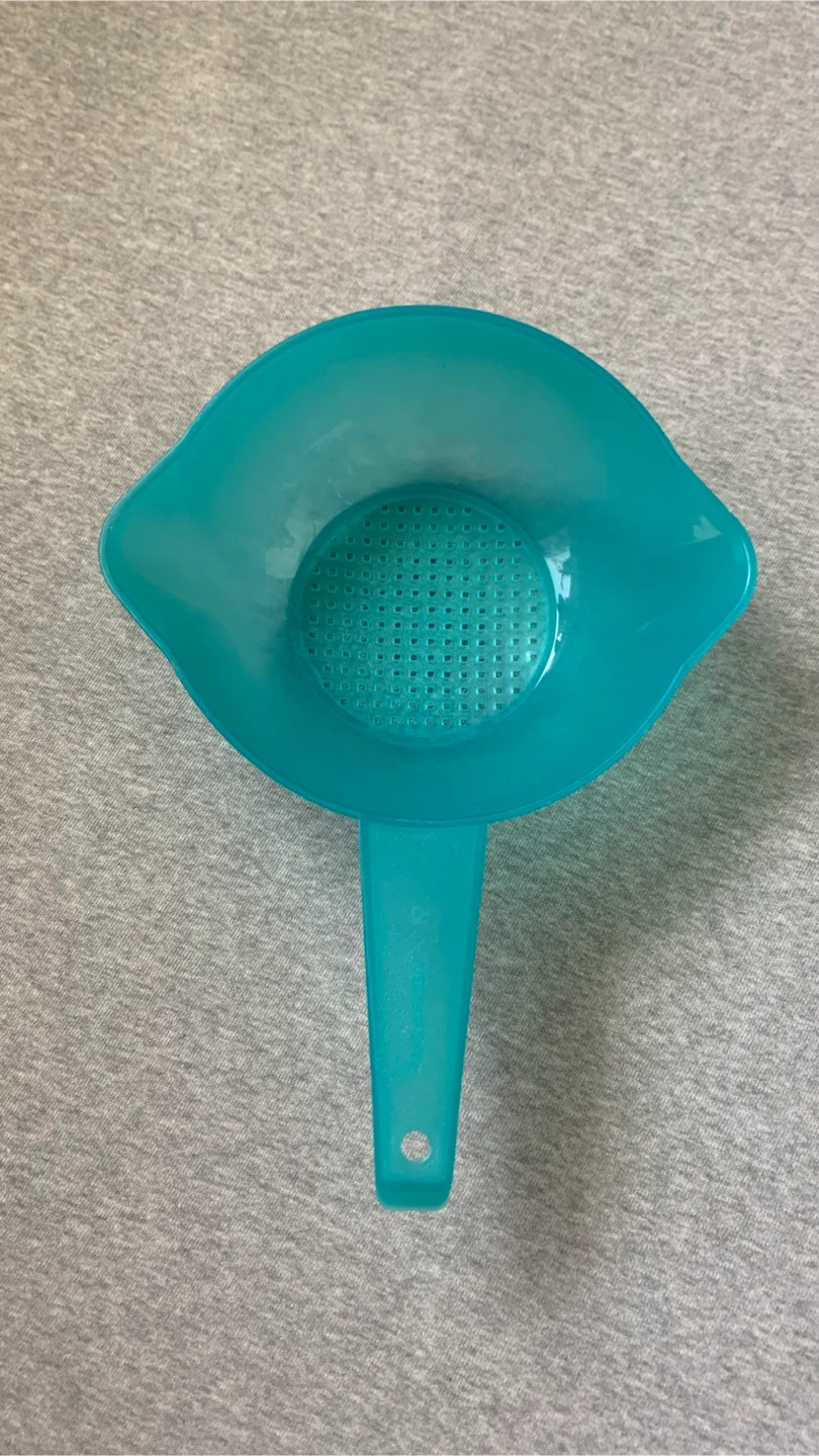 Tupperware Colander Scoop / Strainer