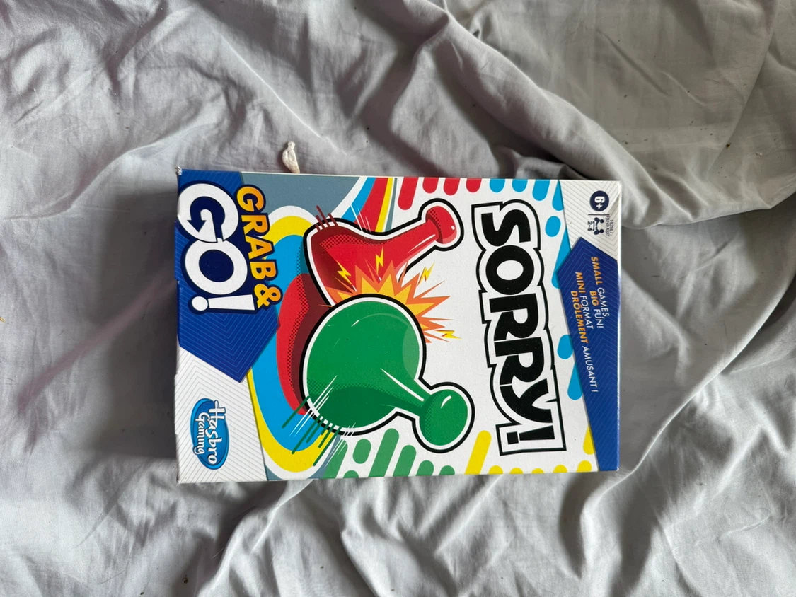 Hasbro Gaming Sorry! Grab & Go Board Game