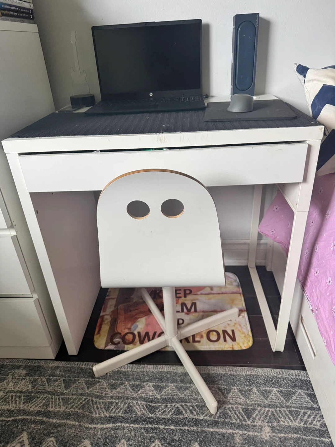 White Kids Desk and Swivel Chair Set - photo 3
