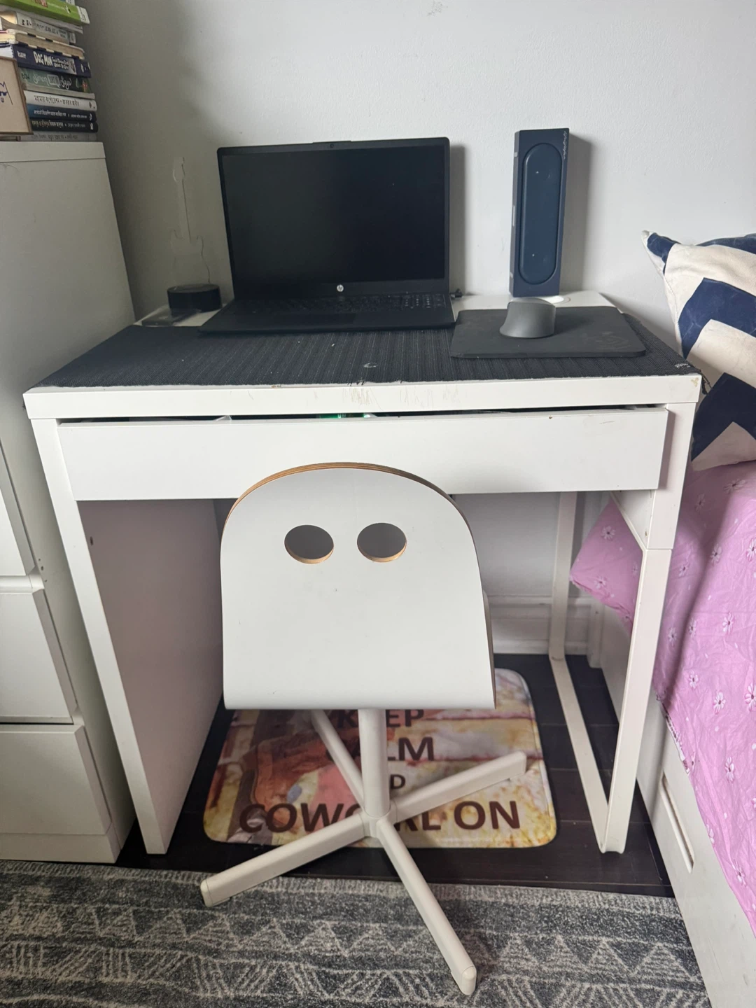 White Kids Desk and Swivel Chair Set - photo 4