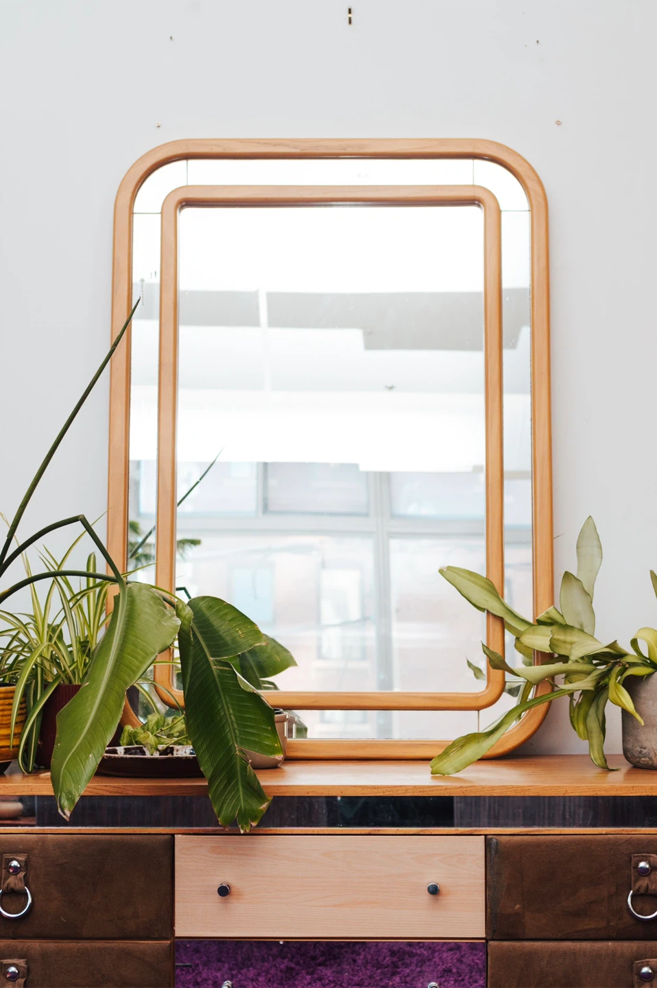Vintage 1980s Postmodern Curved Oak Statement Mirror - photo 2