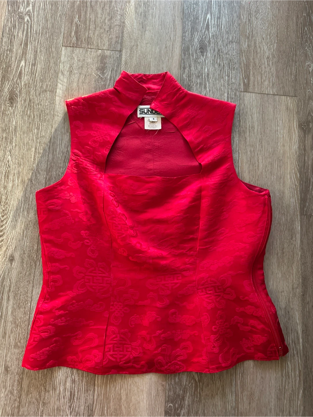 Vintage Canadian Sunde II Red Silk Sleeveless Top size 8