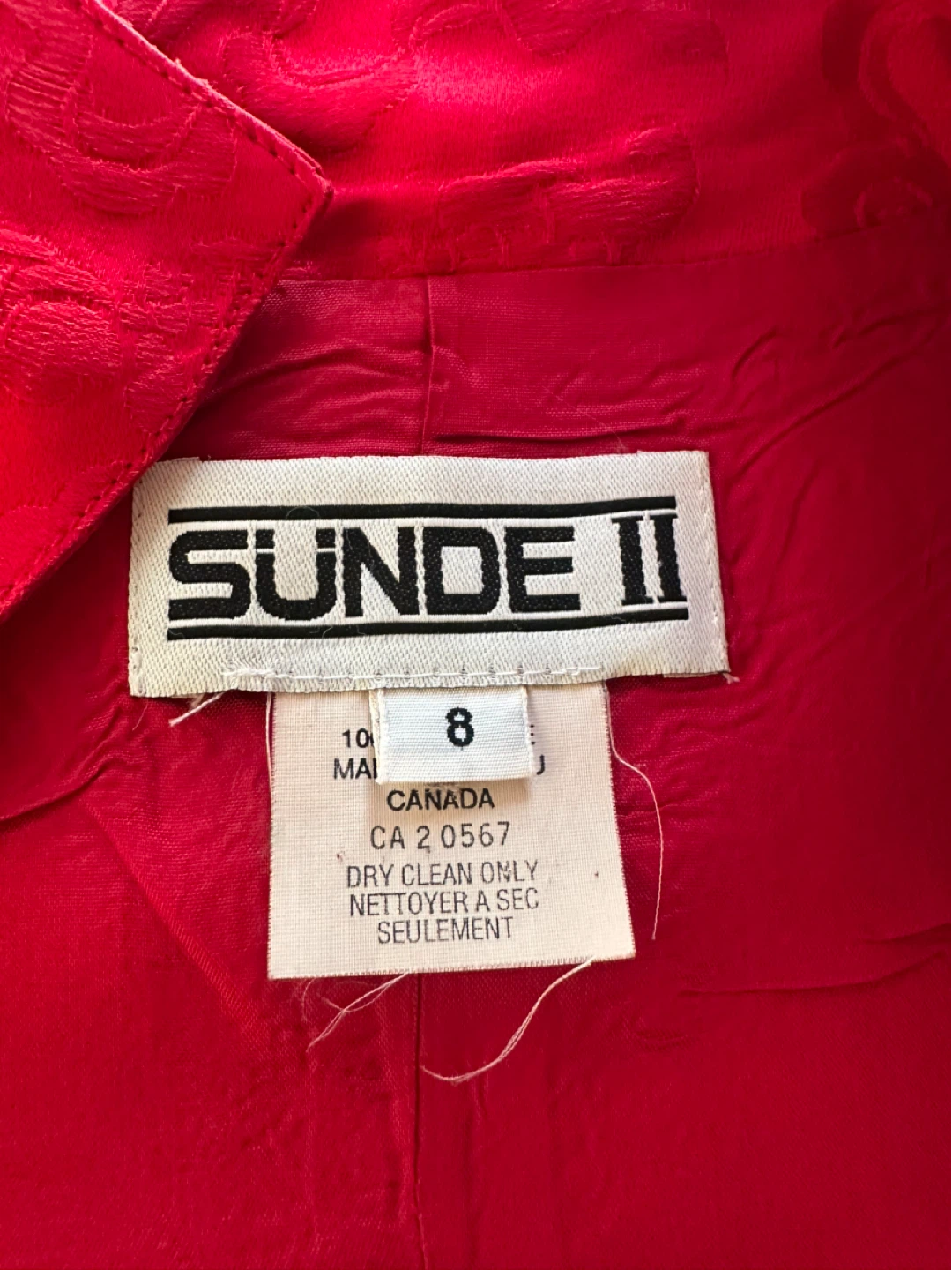 Vintage Canadian Sunde II Red Silk Sleeveless Top size 8 - photo 3