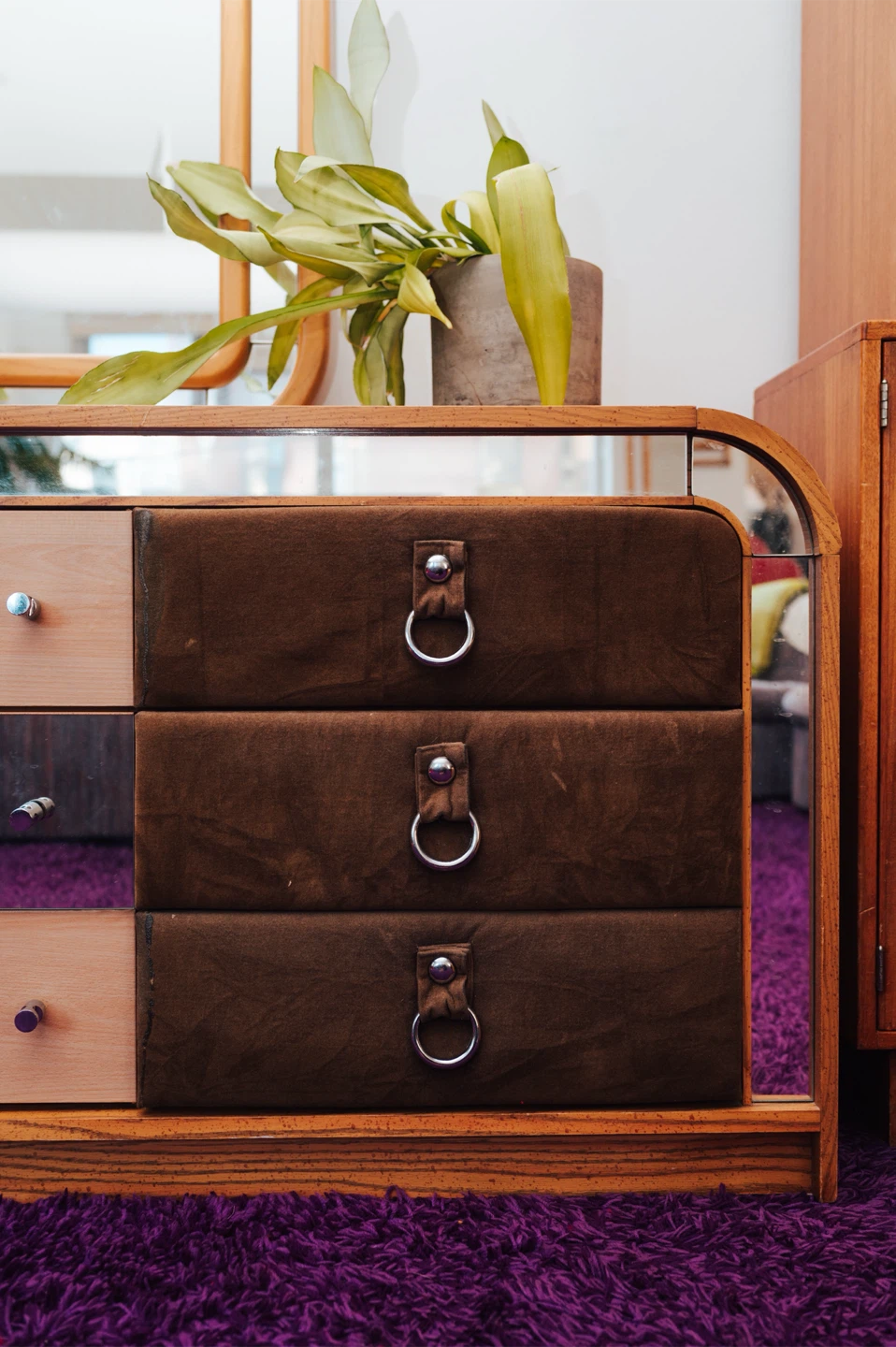 Vintage Postmodern Oak, Suede + Mirrored Arched Dresser - photo 3