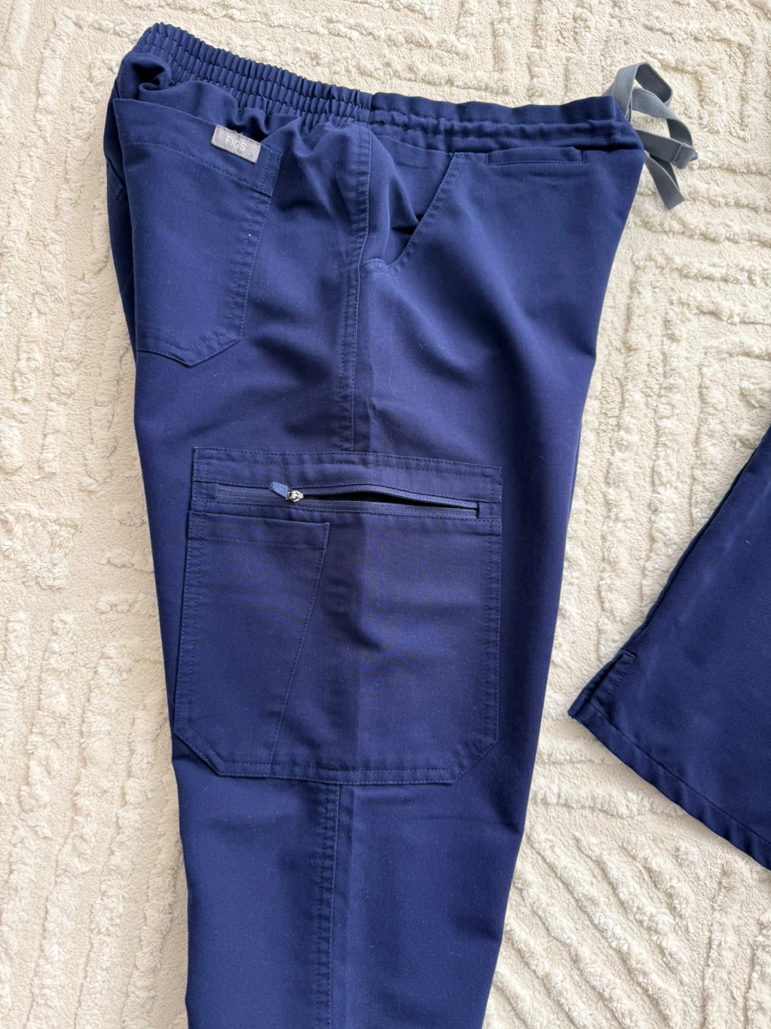 FIGS scrub set - photo 2